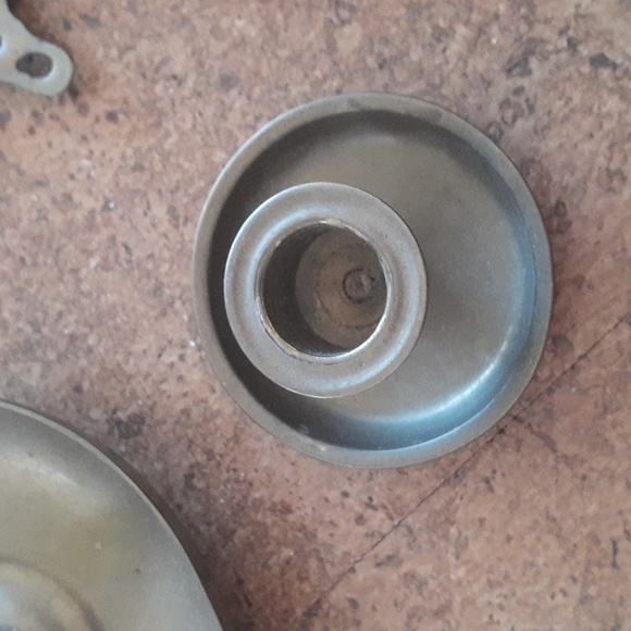 Vintage brass candlestick with butterfly reflector. - Picture 4 of 16